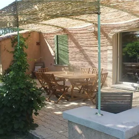- Le Colombier Holiday home Mazan